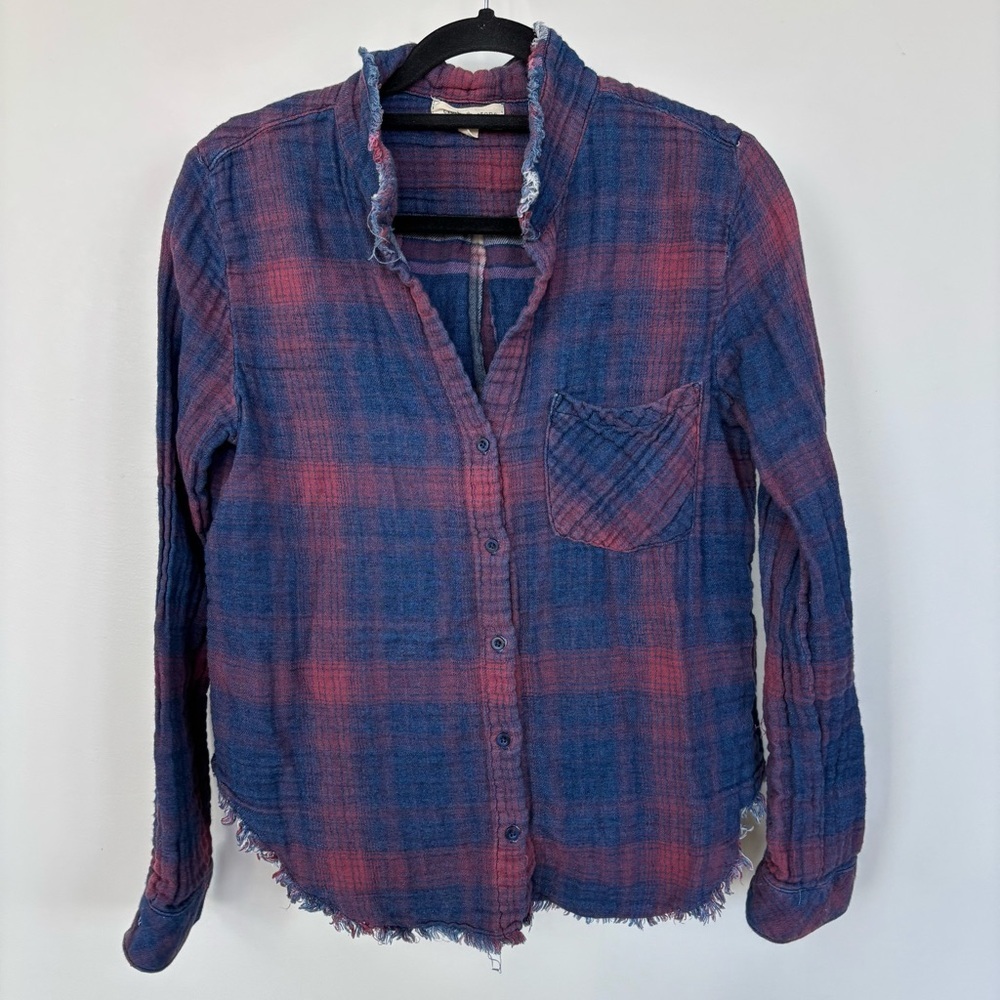 Cloth & Stone Plaid Button-Up Shirt in‎ Blue and Red Size M